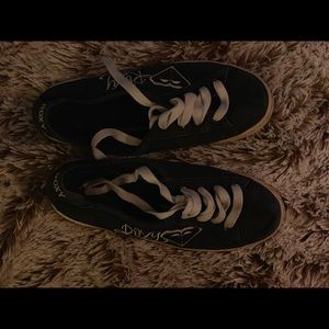 ROXY sneakers tennies. Size 8
